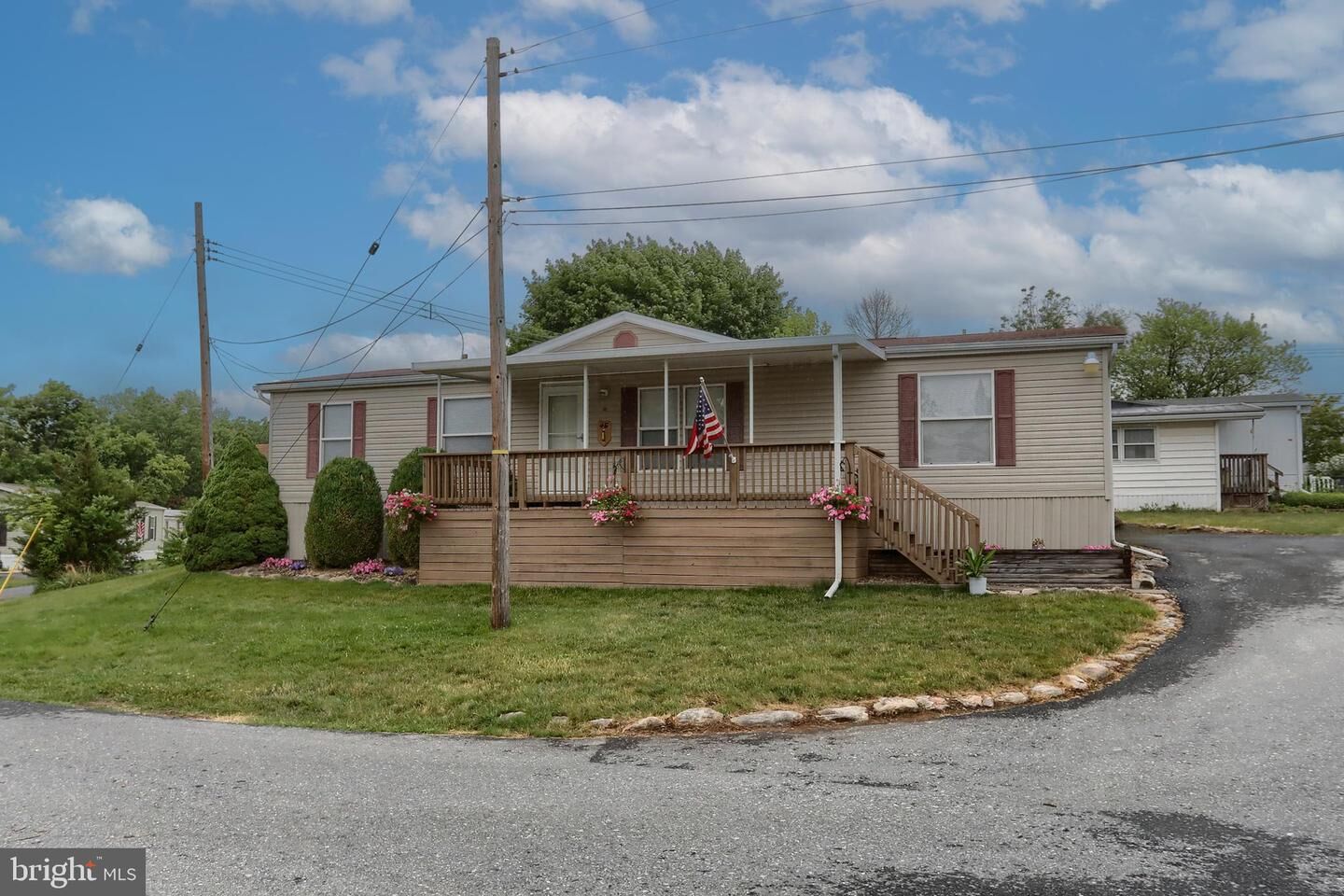 Property Photo: 46 Stonehill Park PA 17003