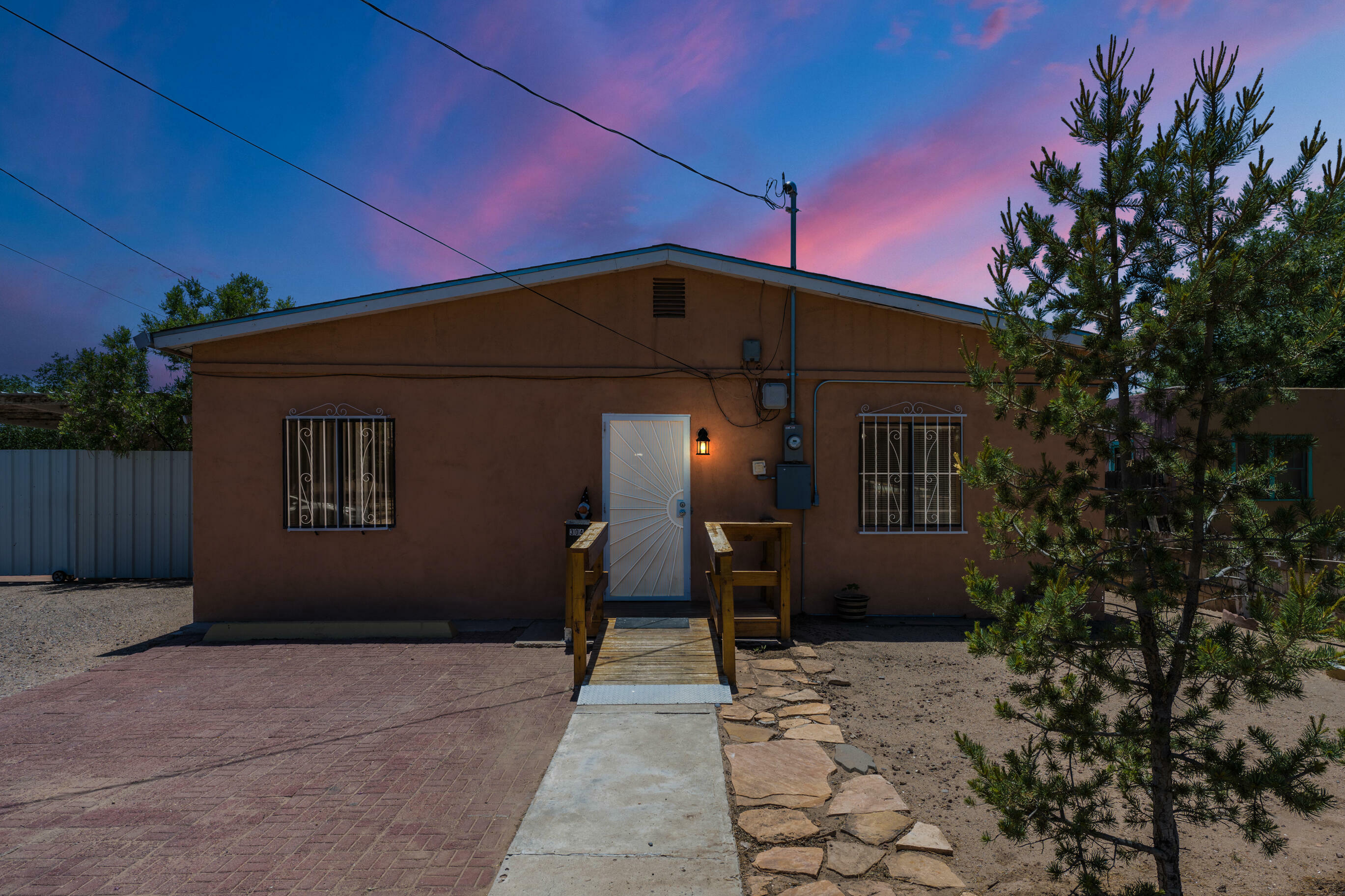 Property Photo:  304 Mescalero Road NW  NM 87107 