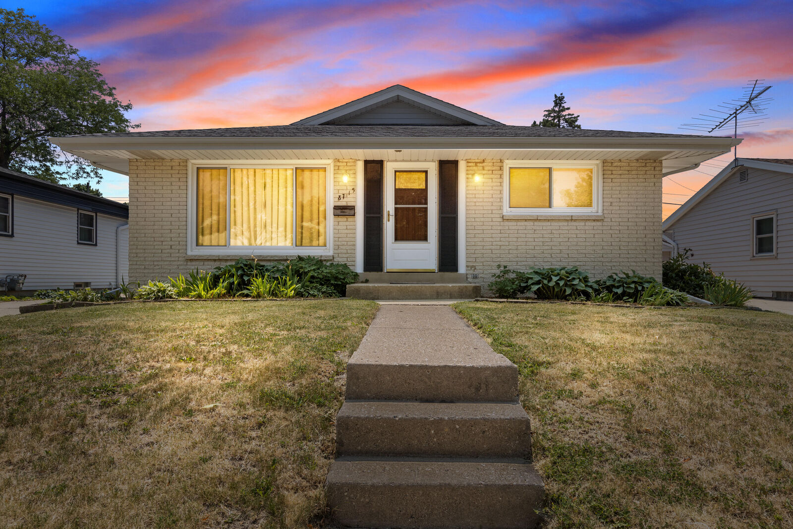 Property Photo: 8715 W Tripoli Ave WI 53228
