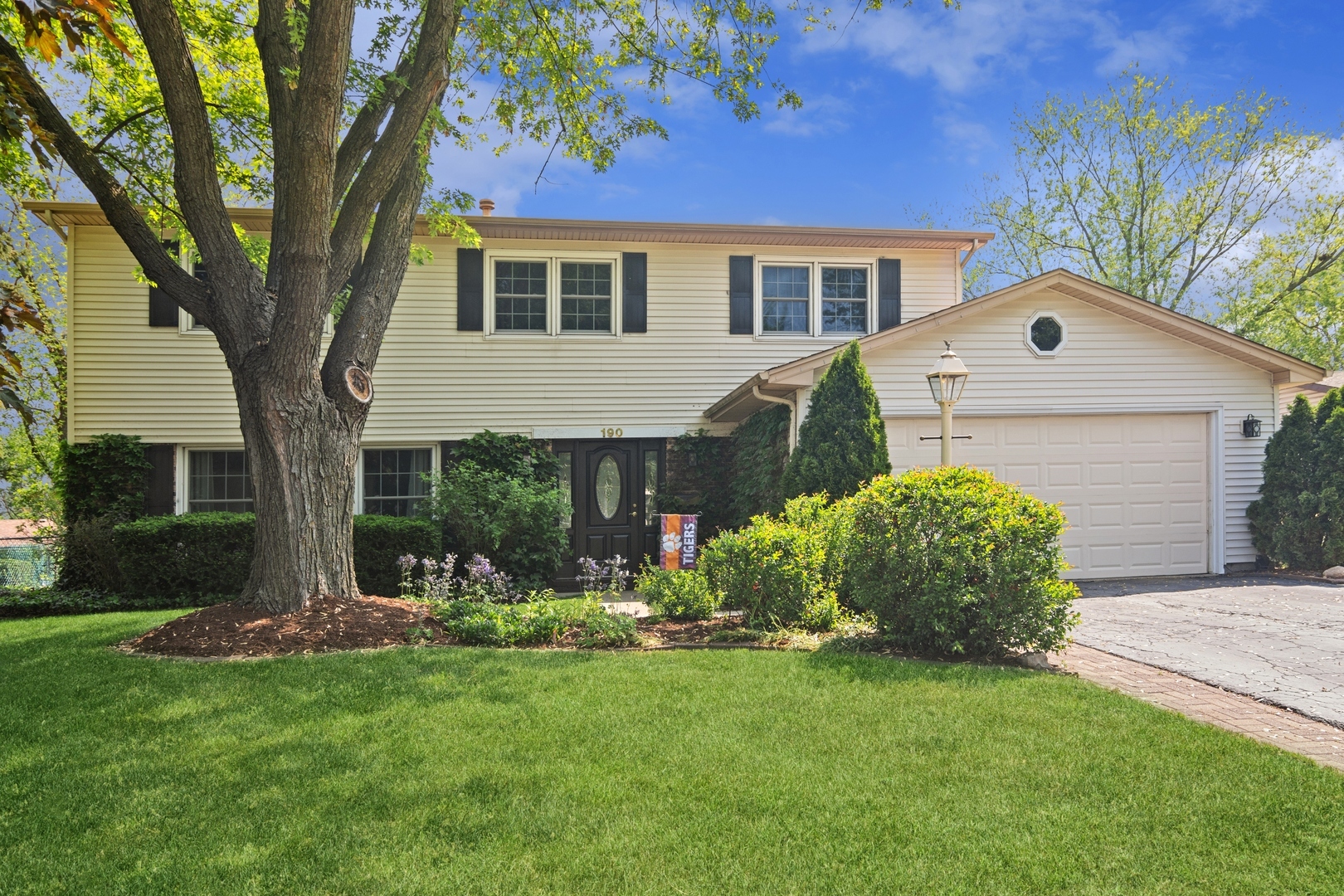 Property Photo: 190 Old Mill Grove Road IL 60047