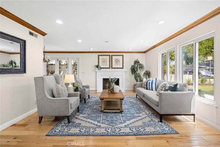 Property Photo:  300 Robinhood Lane  CA 92627 
