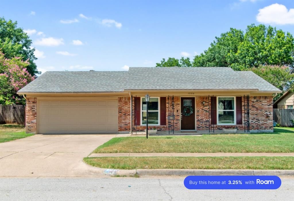 Property Photo:  1520 Lagoona Lane  TX 76134 
