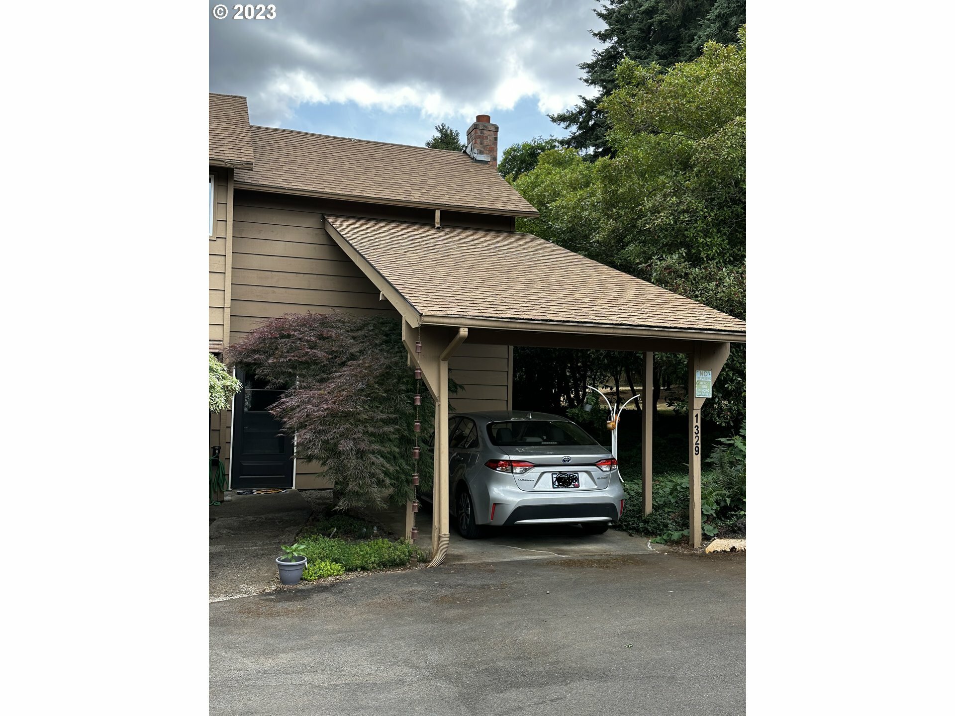 Property Photo: 1329 Madras St OR 97306
