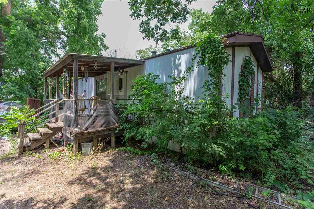 Property Photo:  207 E 1st Street  TX 76354 