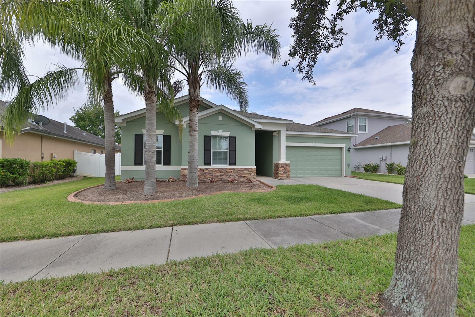 Property Photo:  12316 Belcroft Drive  FL 33579 