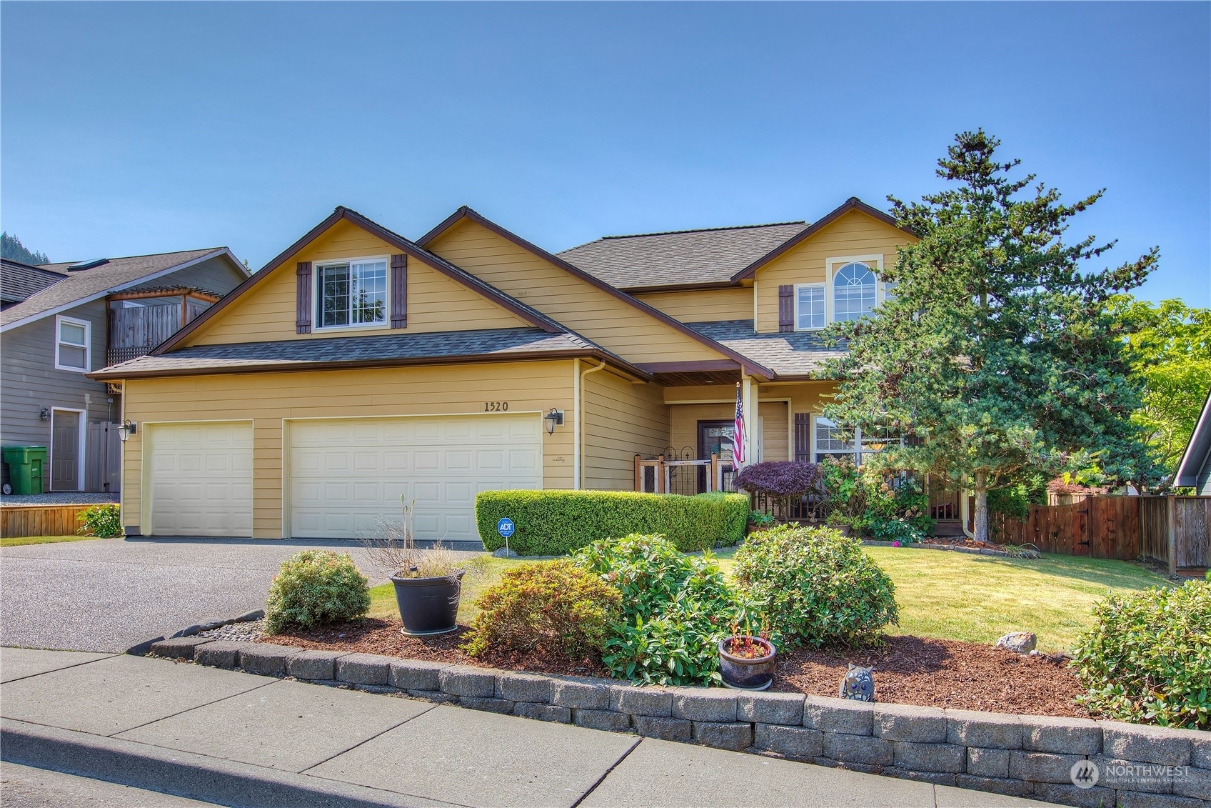 Property Photo: 1520 Sarah Street WA 98274