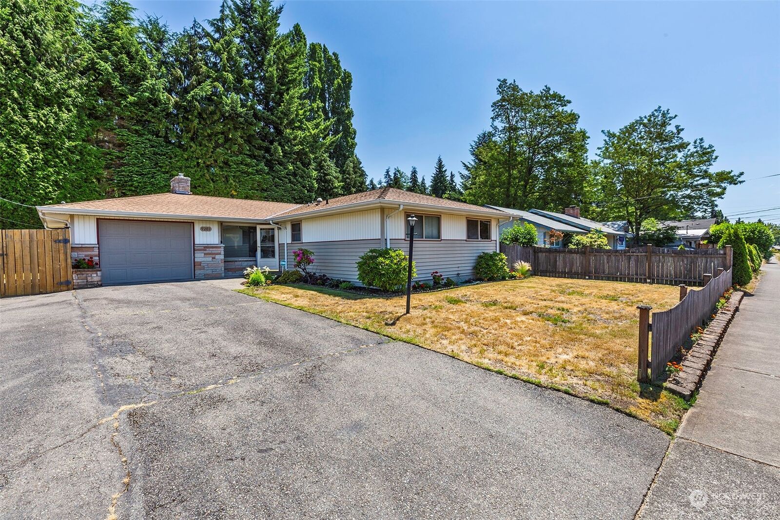 Property Photo: 9201 Yakima Avenue WA 98444