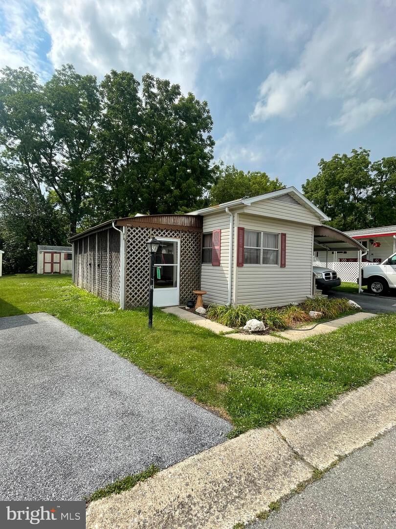 Property Photo: 28 Ridgewood Manor PA 17545