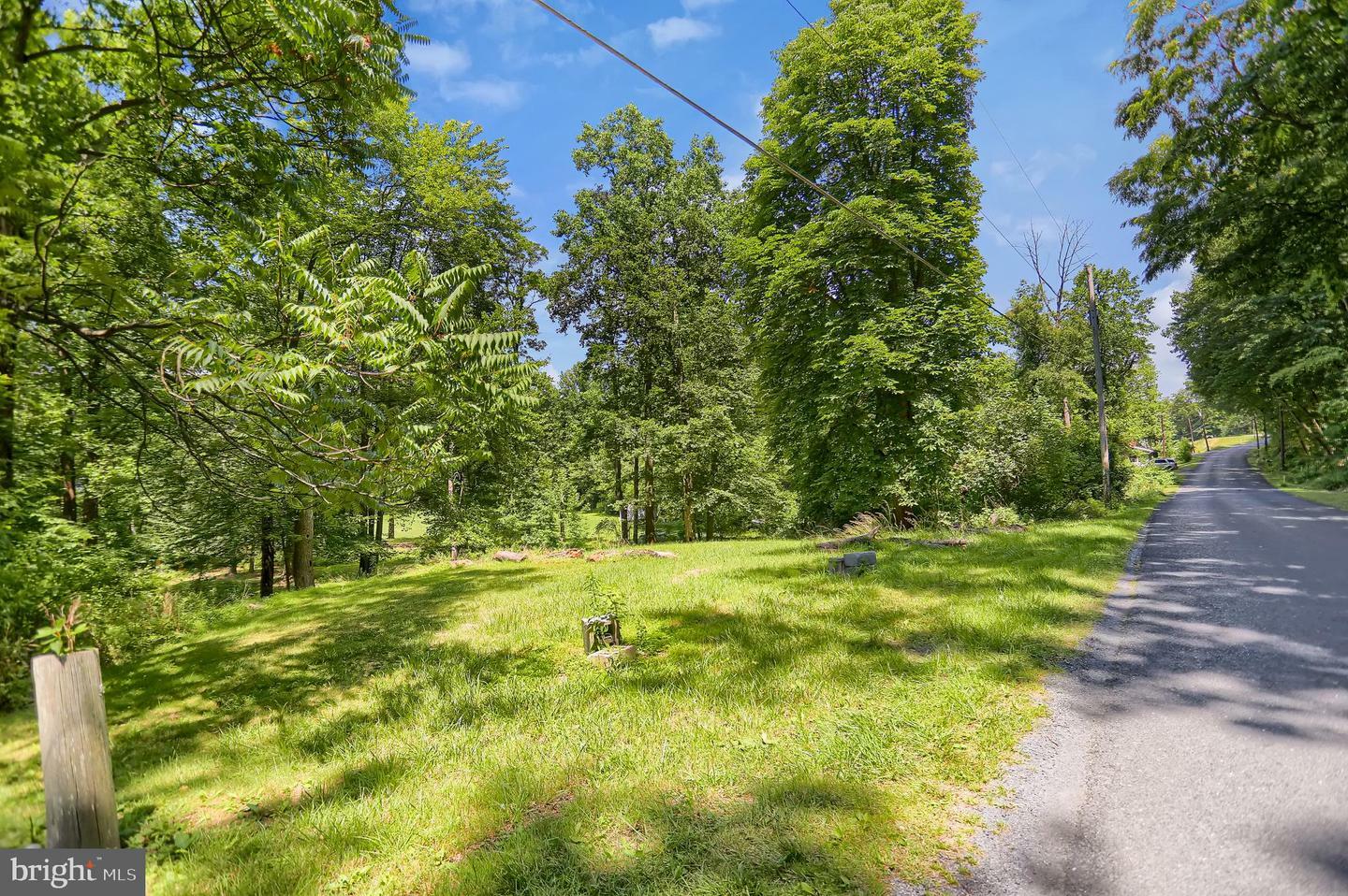 Property Photo:  206 Schoolhouse Rd  PA 17020 