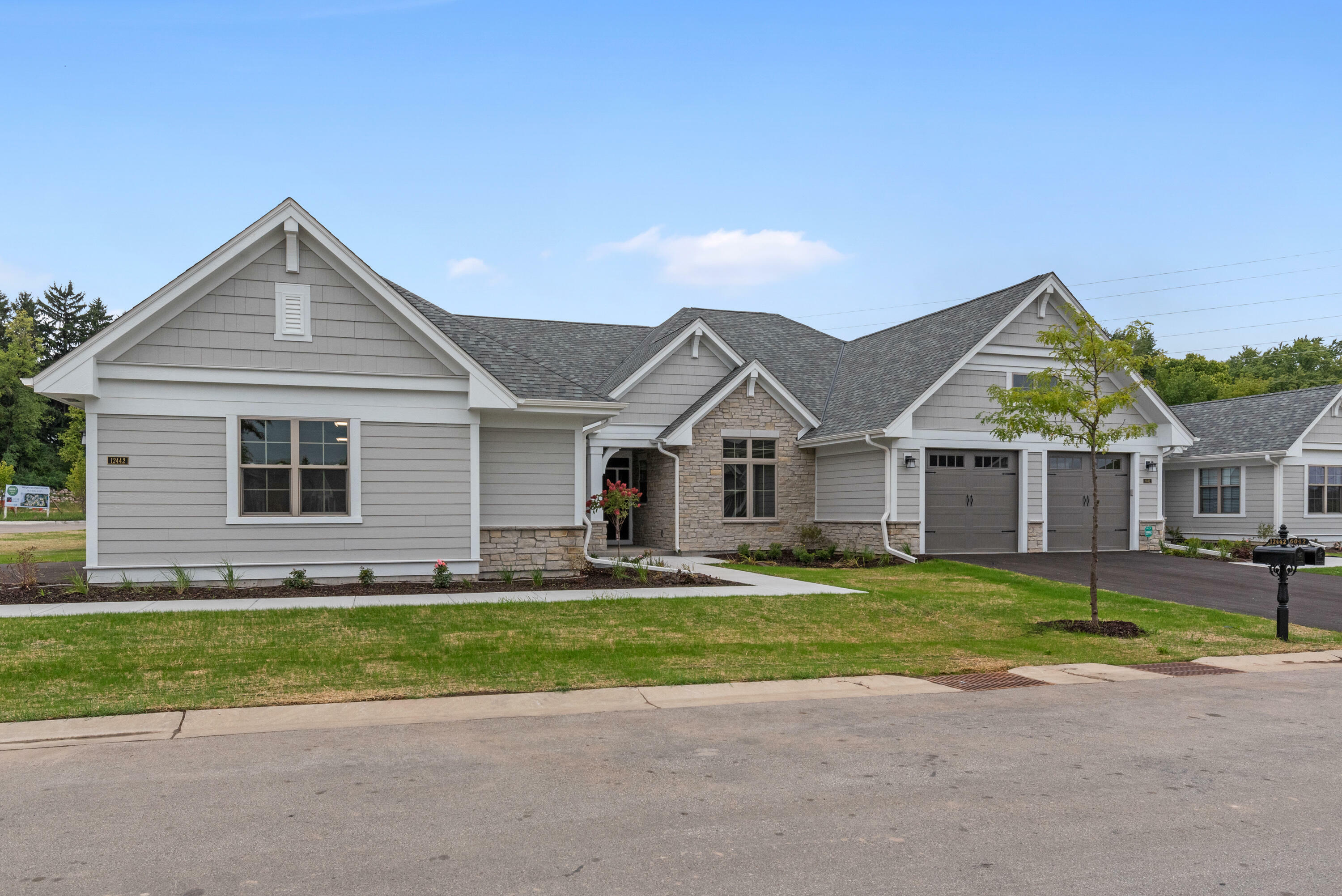 12457 N Woods Ct 13 A Right  Mequon WI 53092 photo