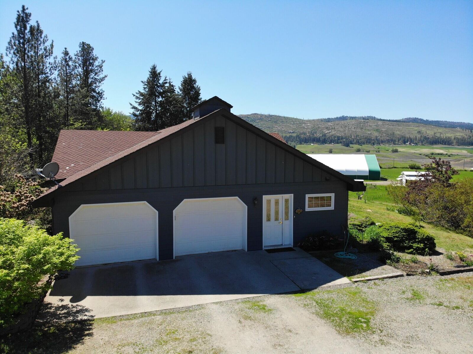 Property Photo: 997 Slide Creek Rd WA 99114