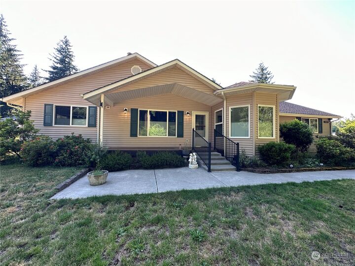Property Photo: 15837 Lawrence Place SE WA 98597