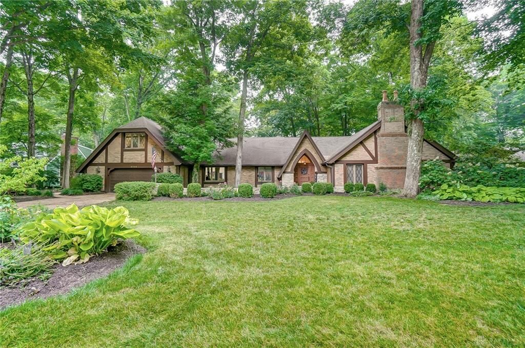 Property Photo:  9556 Bridlewood Trail  OH 45458 