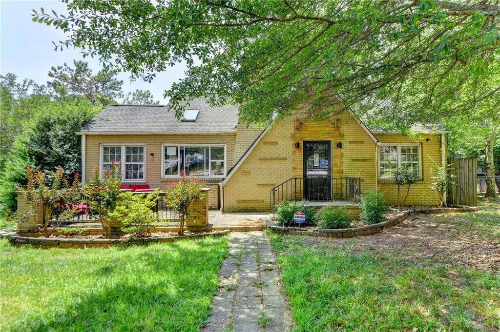 Property Photo: 1051 Bouldercrest Drive SE GA 30316