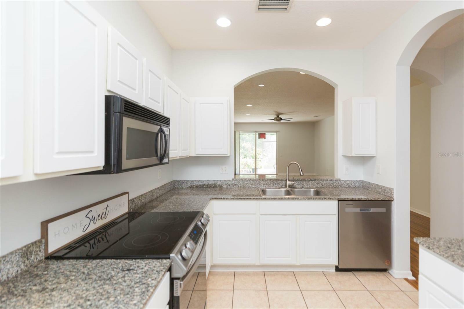 Property Photo:  18136 Nassau Point Drive  FL 33647 