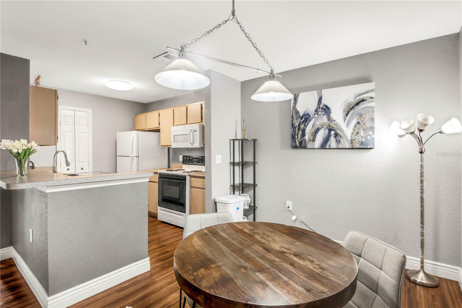 Property Photo: 7428 Vista Way 105 FL 34202