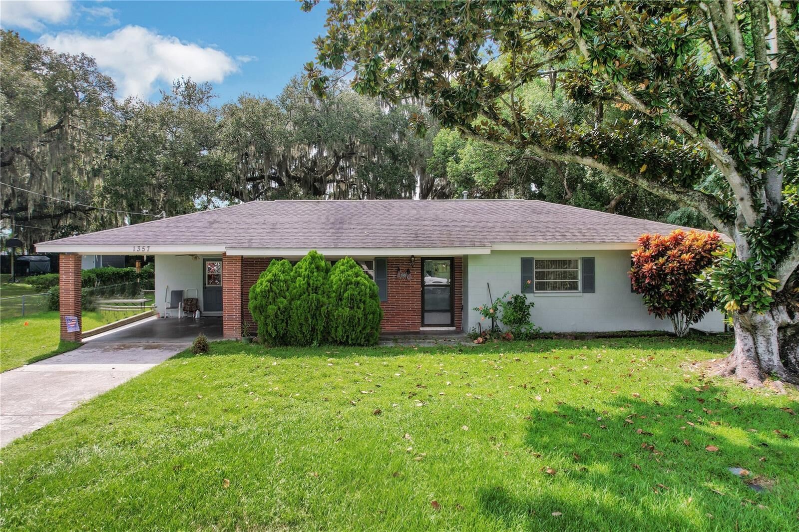 Property Photo: 1357 Peters Drive FL 34748