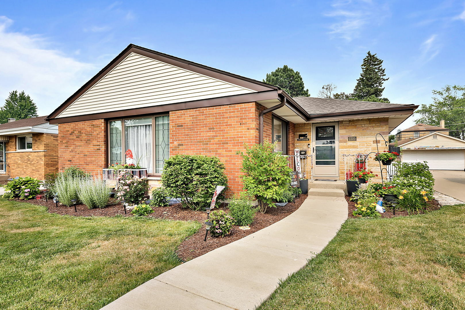 Property Photo:  2325 Mayfair Avenue  IL 60154 