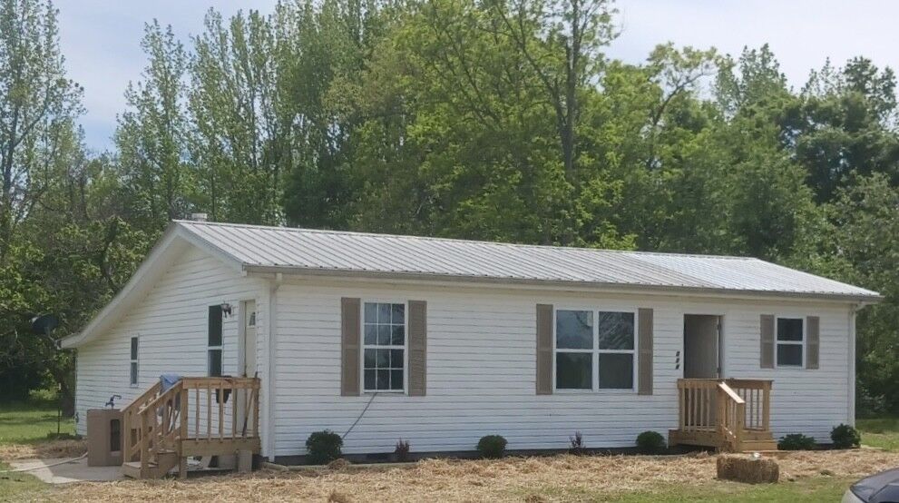 Property Photo: 9014 Hollow Springs Rd TN 37026