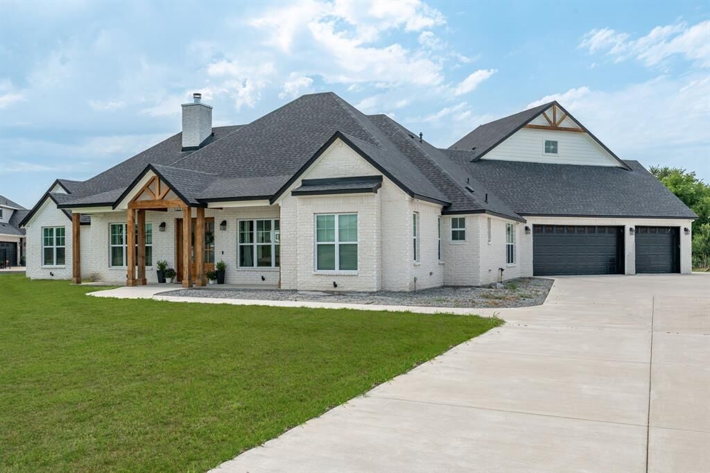 Property Photo:  1691 Republic Court  TX 75407 