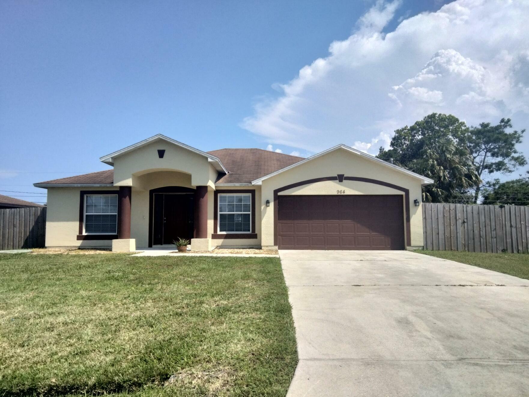 Property Photo:  964 SW Whittier Terrace  FL 34953 