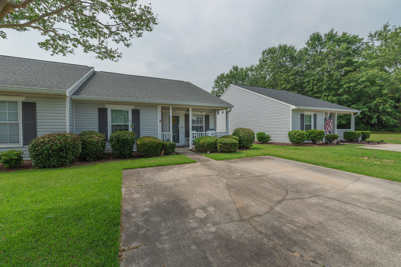 Property Photo: 207 Sonoma Place SC 29803