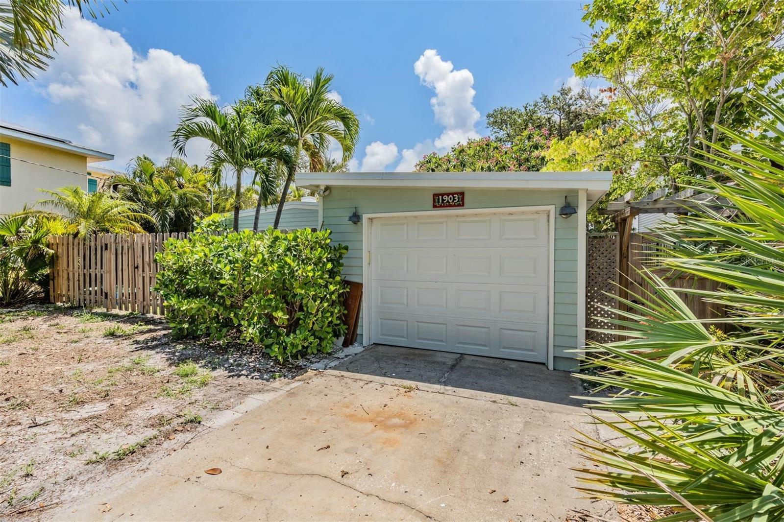 Property Photo:  1903 Bay Boulevard  FL 33785 