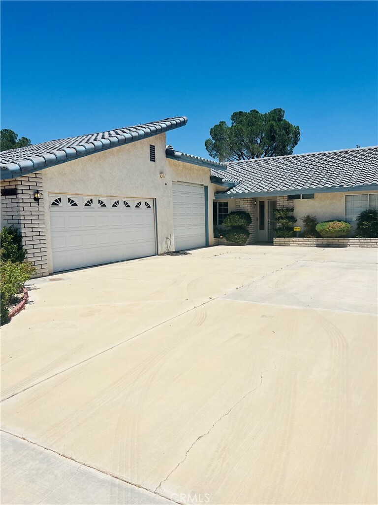 Property Photo: 14790 Greenbriar Drive CA 92342