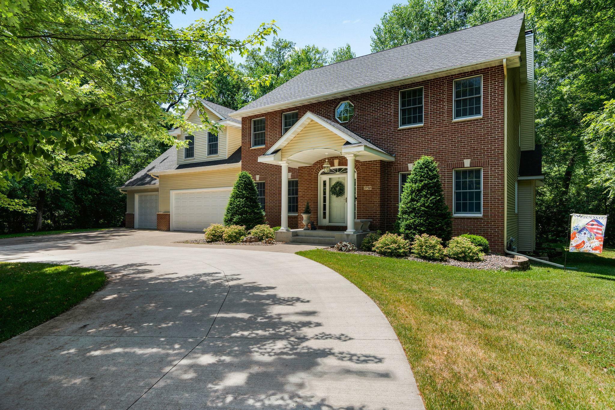 Property Photo: 1750 Woodlawn Avenue MN 55060