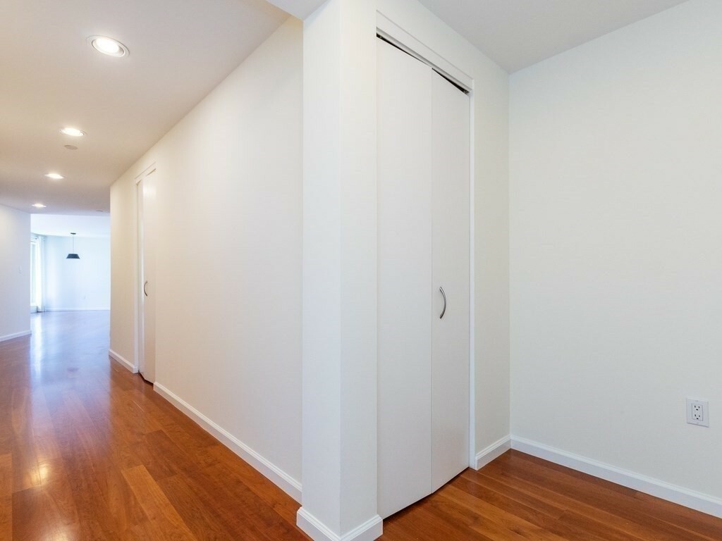Property Photo: 10 Rogers St 804 MA 02142