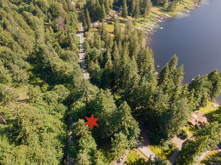 Property Photo:  11040 E Lake Joy Drive NE  WA 98014 