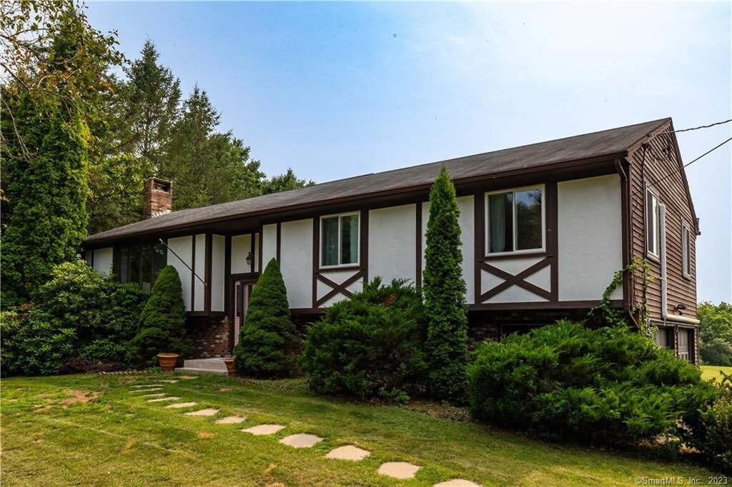 Property Photo: 428 Cabin Road CT 06415