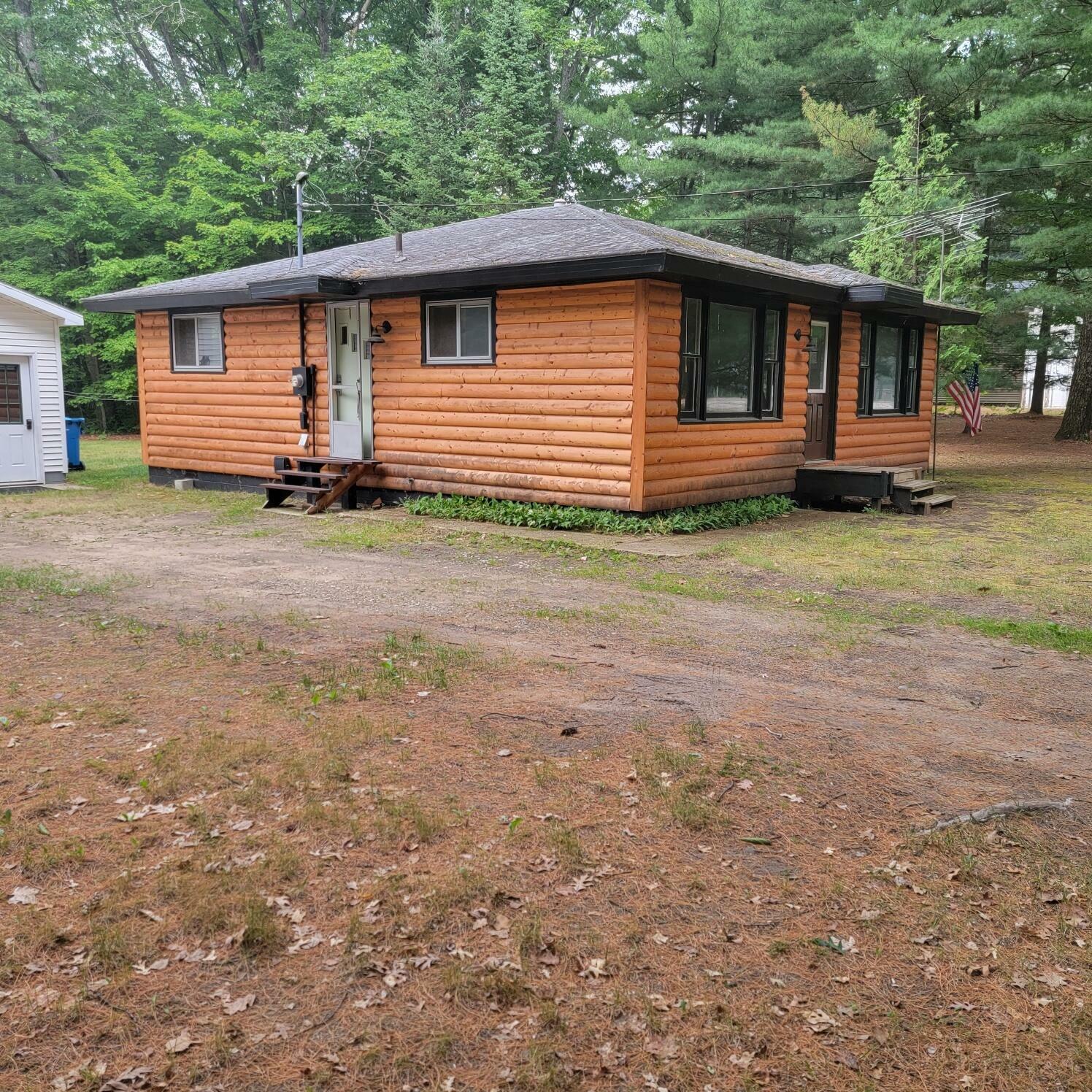 Property Photo:  2902 E Houghton Lake Drive  MI 48629 