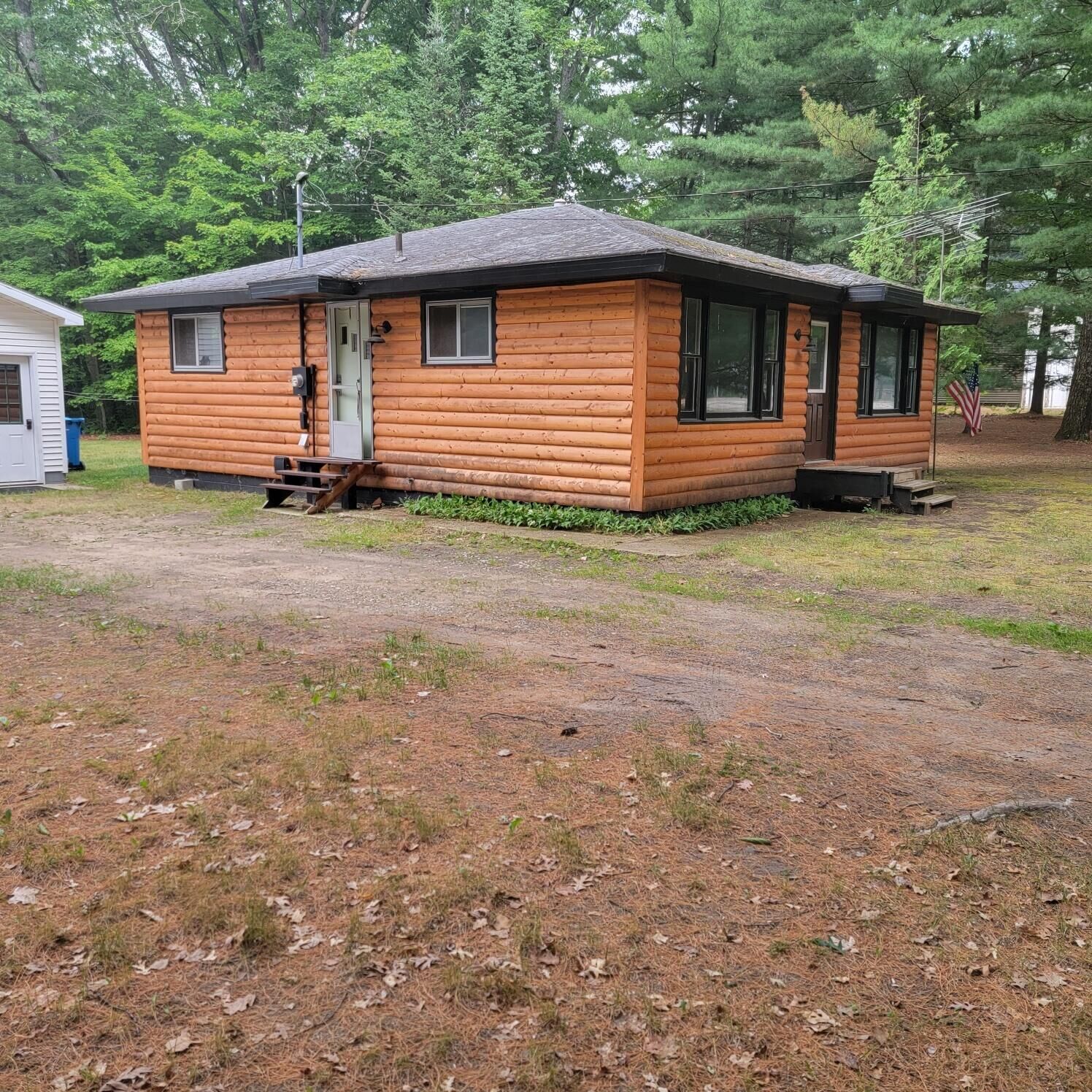 Property Photo: 2902 E Houghton Lake Drive MI 48629