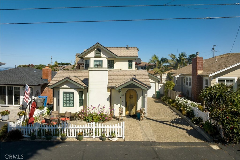 Property Photo:  25 15th Street  CA 93430 