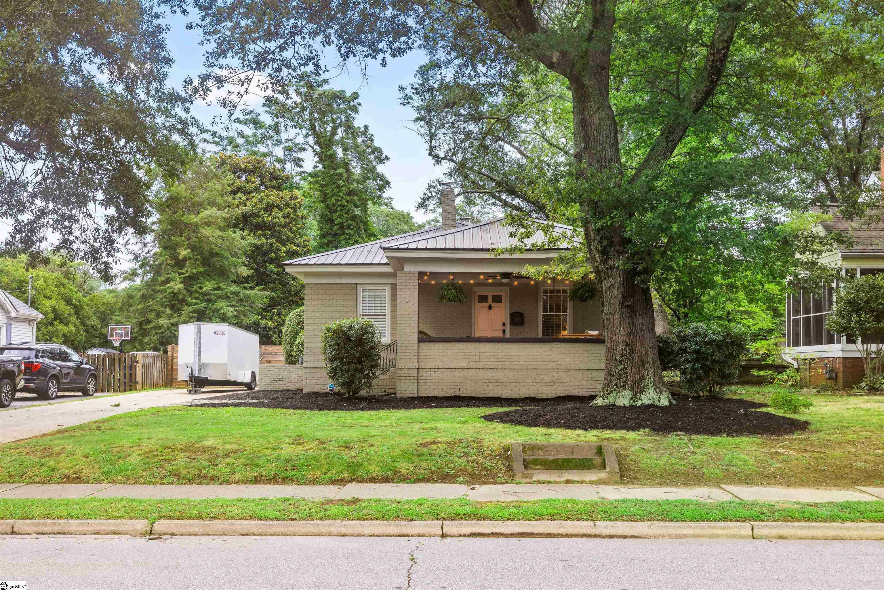 Property Photo:  411 Jones Avenue  SC 29605 