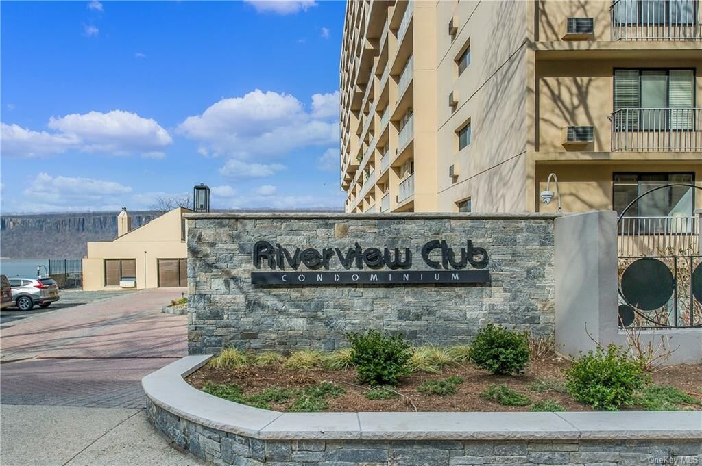 Property Photo:  1155 Warburton Avenue 12X  NY 10701 