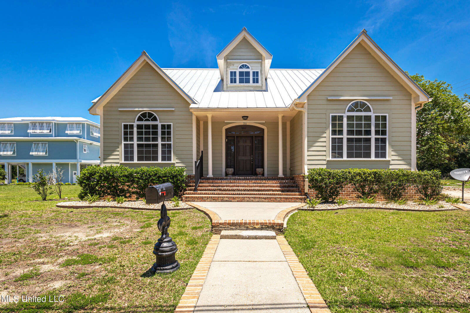 Property Photo:  386 Meaut Street  MS 39530 