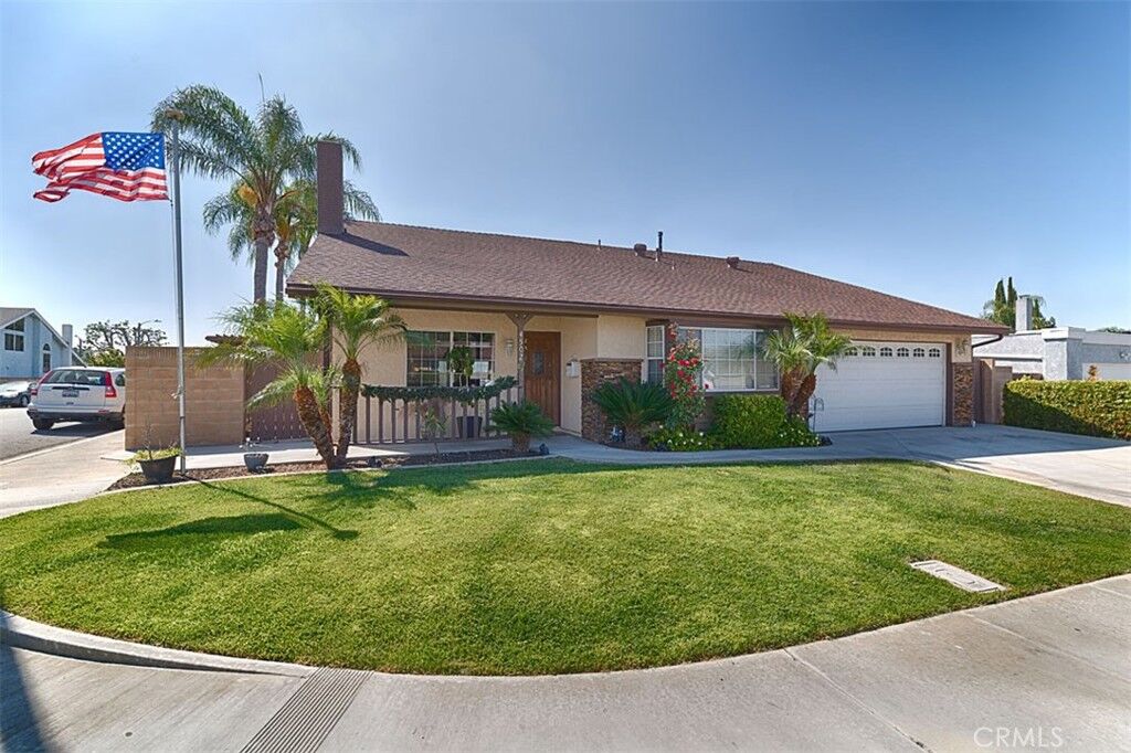 Property Photo: 4502 Via De La Plaza CA 92886