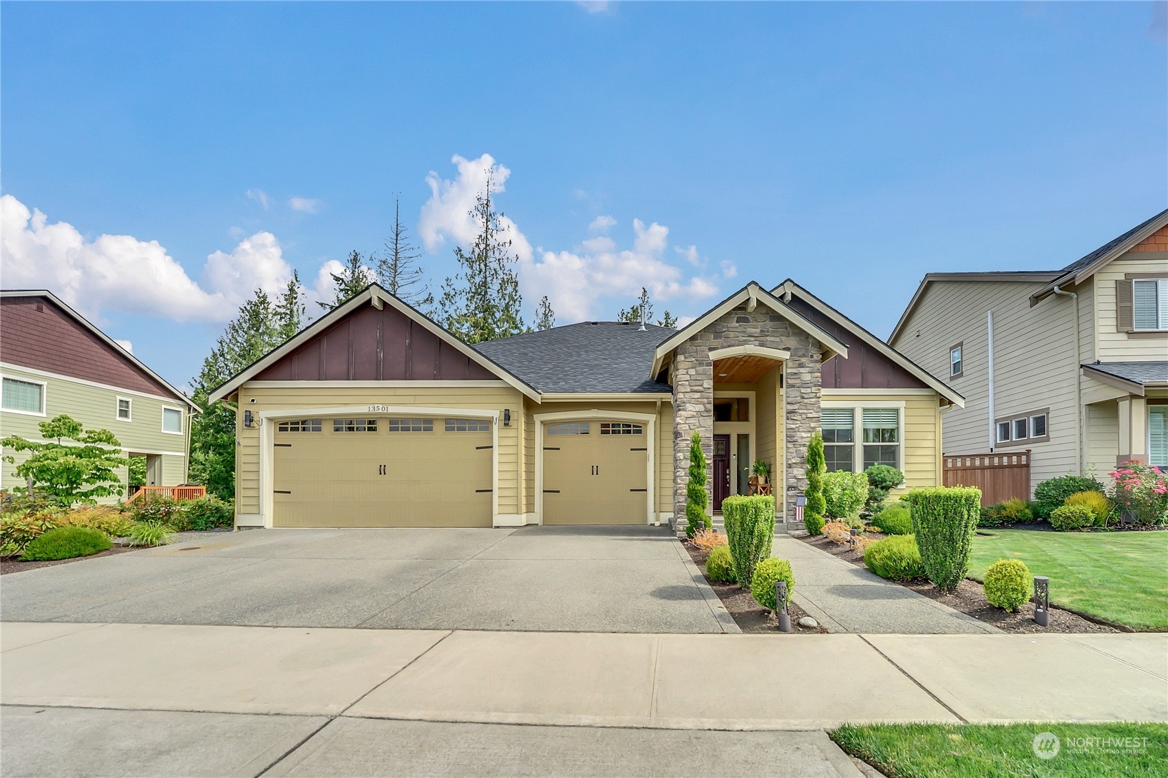 Property Photo: 13501 185th Avenue Ct E WA 98391