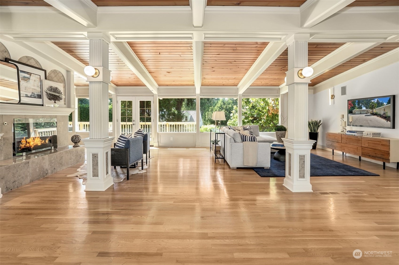Property Photo: 2837 Evergreen Point Road WA 98039