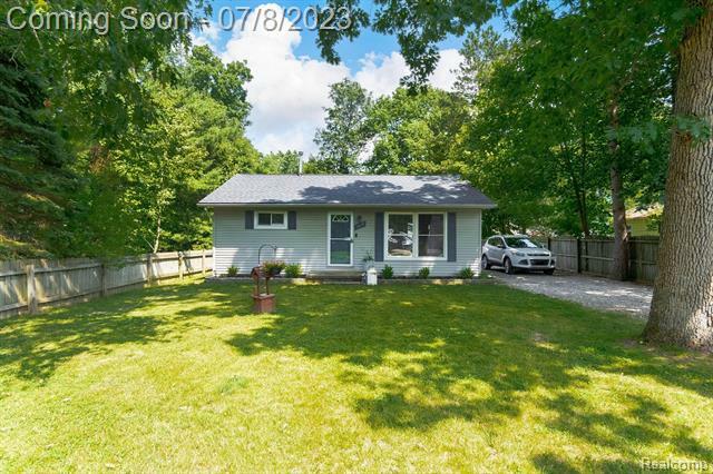 Property Photo:  1637 Westmore Drive  MI 48114 