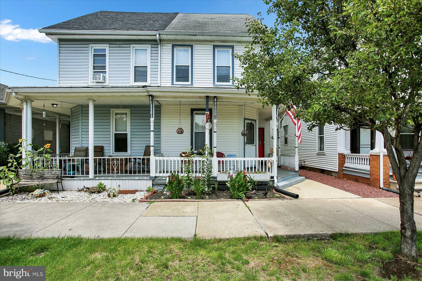 Property Photo:  511 E Main Street  PA 17078 