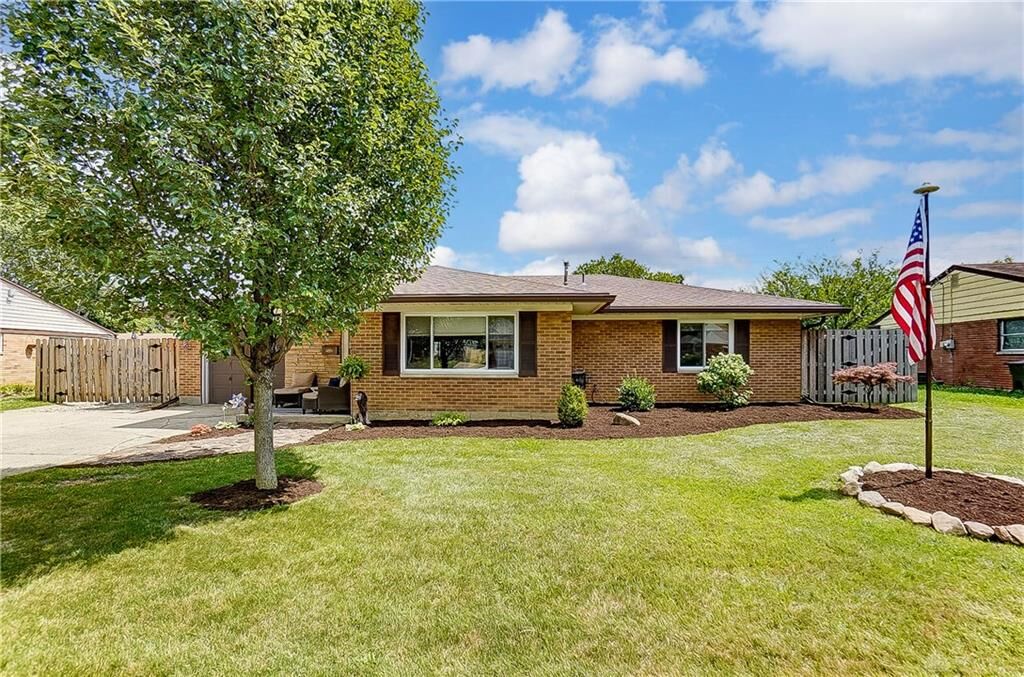 Property Photo: 1104 Hollendale Drive OH 45429