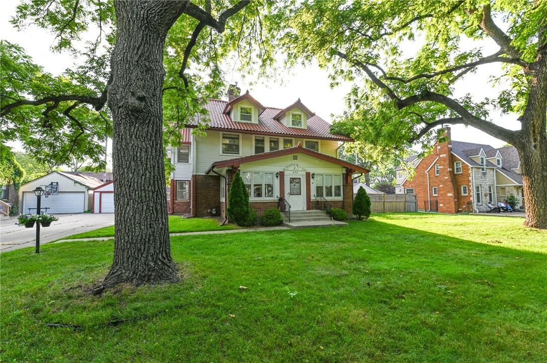 Property Photo:  672 Polk Boulevard  IA 50312 