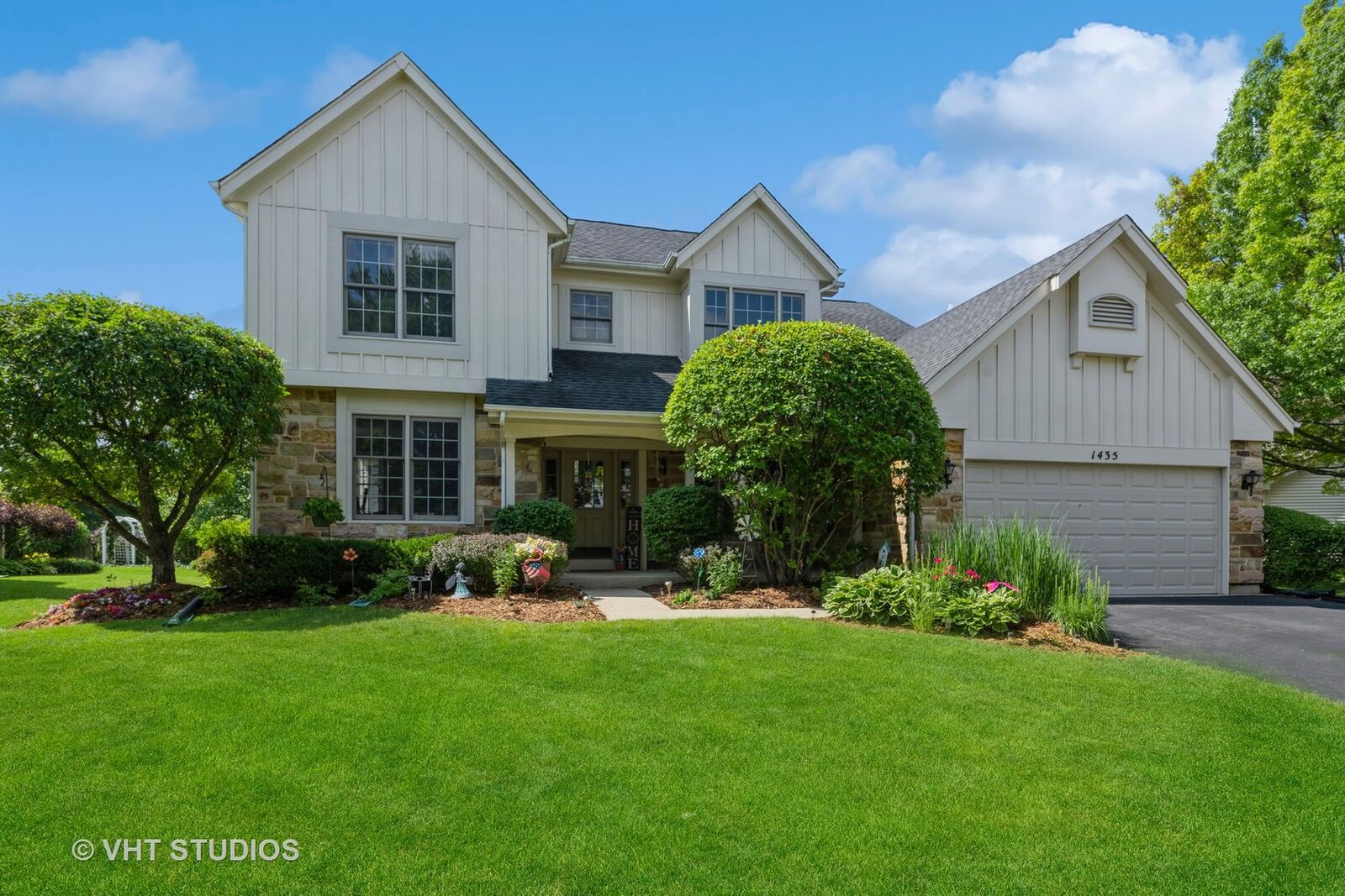 Property Photo:  1435 Cheswick Lane  IL 60047 