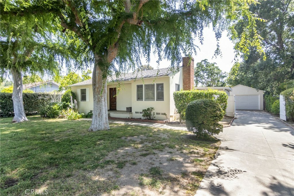 Property Photo:  5824 Matilija Avenue  CA 91401 