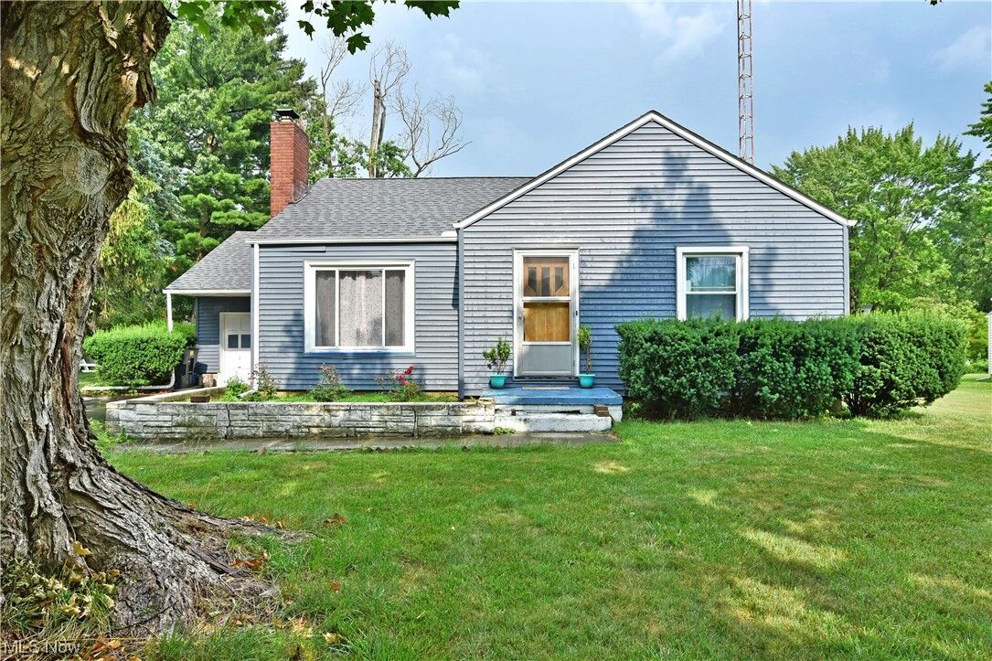 Property Photo:  750 Willard Avenue NE  OH 44483 