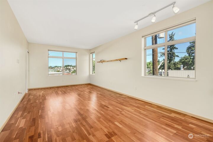 Home for sale in Seattle 3333 Wallingford Avenue NE 312, Seattle, WA 98103