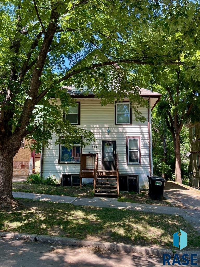 Property Photo:  624 W 15th St  SD 57104 